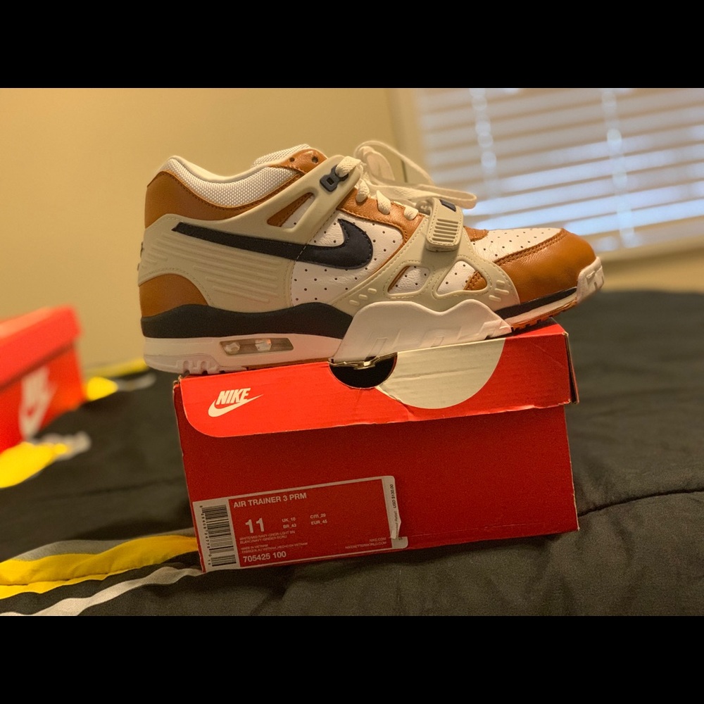 I’m selling the Nike Air Trainer 3 Medicine Ball